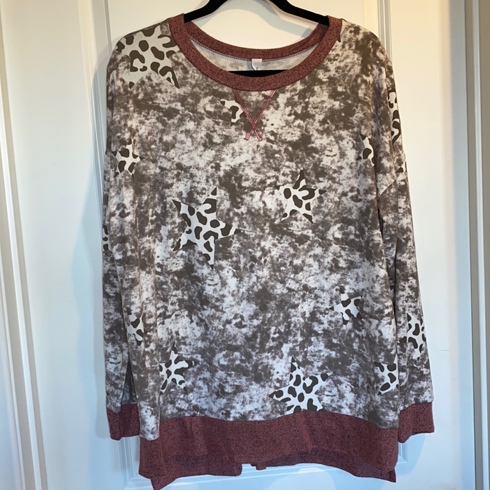 Honeyme. Large. Weekender. Animal Print Stars. Worn Once. Long Sleeve. Tie Dye.